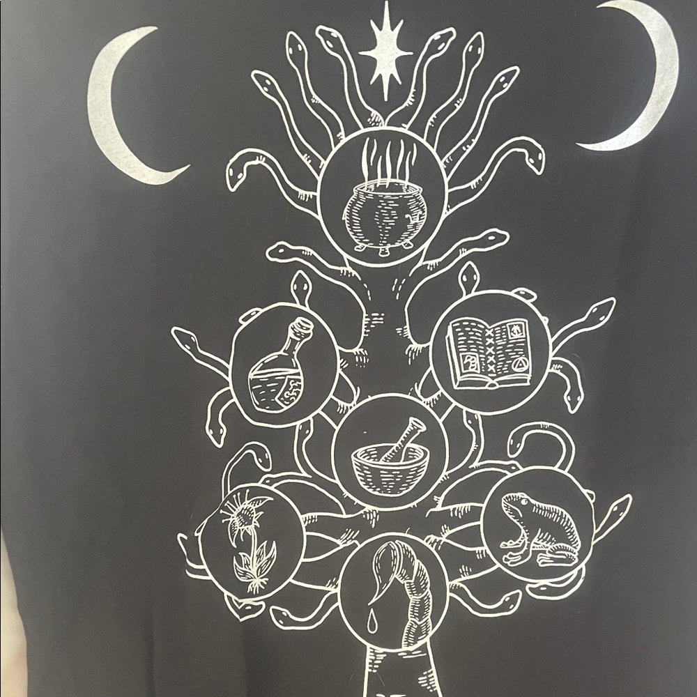 Black Cold Shoulder Top with White Graphic - Picture 4 of 5